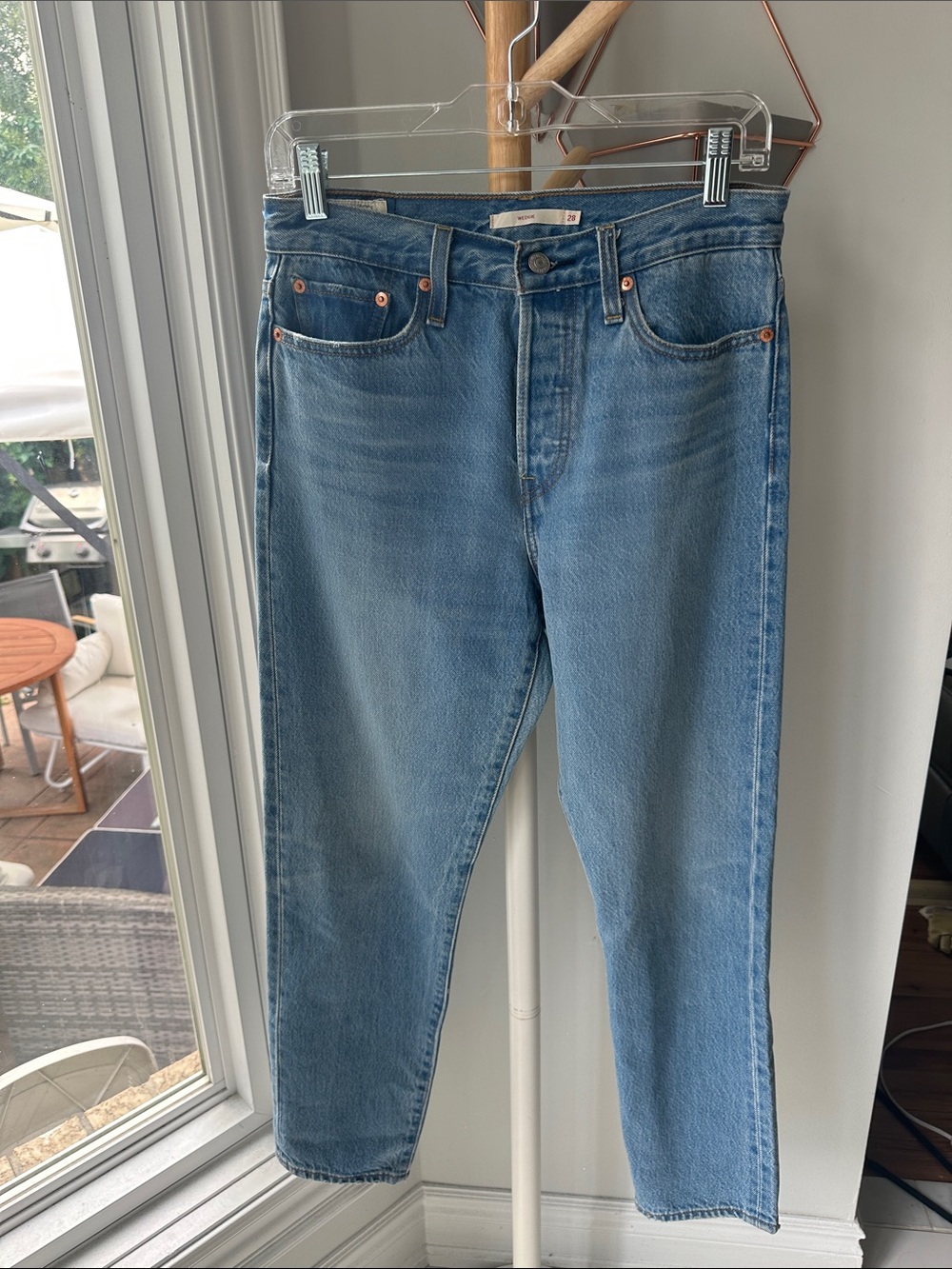 LEVI’S WEDGIE Women’s Premium Light Blue Denim Jeans Straight Leg Size 28